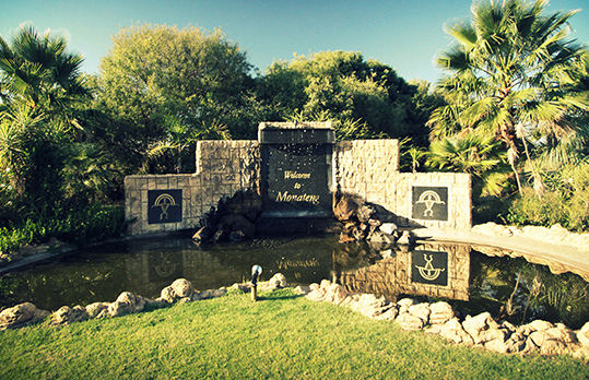 Monateng Lodge