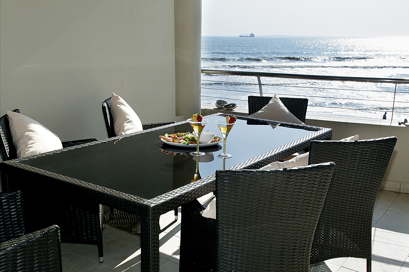 Lagoon Beach Apartments is ideal accommodation for business and leisure.